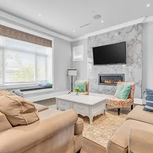 https://vancouver-west-cozy-retreat-by-elevate-rooms.vancouver-hotels-bc.net